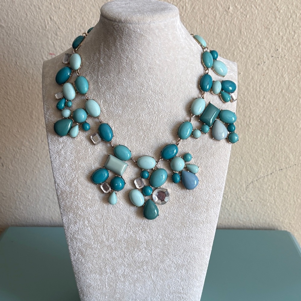 Charming Charlie Teal Aqua Statement Bib Necklace Gold Tone Crystal π - Picture 2 of 7